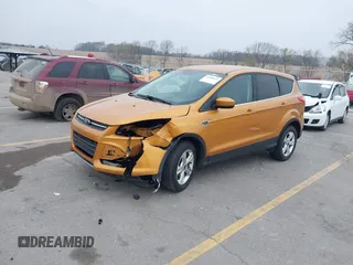 2016 Ford Escape SE z VIN 1FMCU9GX1GUC59233, wystawiony jako IAAI lot #41958573 z przebiegiem 133 223 mil mil oraz . Historia ofert i sprzedaży dostępna na DreamBid. Obrazek 2.