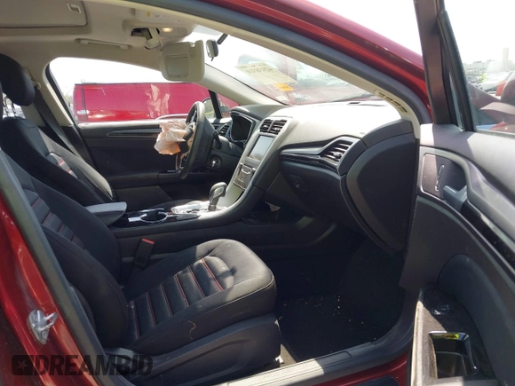 2014 Ford Fusion SE with VIN 3FA6P0HD0ER391323, listed as a IAAI auction lot 42038310 with 101,422 mi miles and . Bid and sale history available at carsss.com. Image 5.