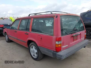 1989 Volvo 740 z VIN YV1FA8757K2215822, wystawiony jako IAAI lot #42117235 z przebiegiem 194 043 mil mil oraz . Historia ofert i sprzedaży dostępna na DreamBid. Obrazek 3.