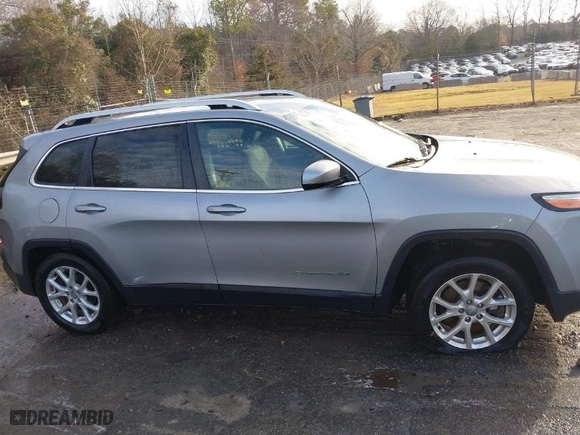 2017 Jeep Cherokee Latitude with VIN 1C4PJLCB7HW527486, listed as a IAAI auction lot 41470178 with 1 mi miles. Bid and sale history available at carsss.com. Image 12.
