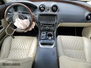 2018 Jaguar XJ with VIN SAJWJ2GD1J8W13874, listed as a Copart auction lot 46058483 with 46,898 mi miles. Bid and sale history available at carsss.com. Image 8.