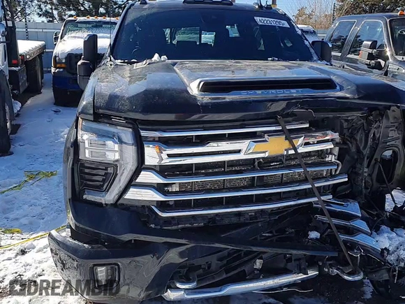 2024 Chevrolet Silverado 3500HD High Country with VIN 1GC4YVEY8RF110830, listed as a Copart auction lot 42231295 with 94,035 mi miles and Salvage title. Bid and sale history available at DreamBid. Image 10.