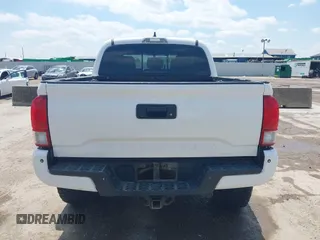 2017 Toyota Tacoma SR5 z VIN 5TFCZ5AN9HX070030, wystawiony jako IAAI lot #42212141 z przebiegiem 92 291 mil mil oraz . Historia ofert i sprzedaży dostępna na DreamBid. Obrazek 16.
