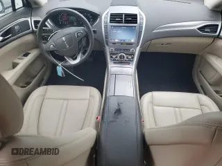 2019 Lincoln MKZ Standard with VIN 3LN6L5A91KR619118, listed as a Copart auction lot 82528044 with 10,541 mi miles and Salvage Title. Bid and sale history available at carsss.com. Image 8.