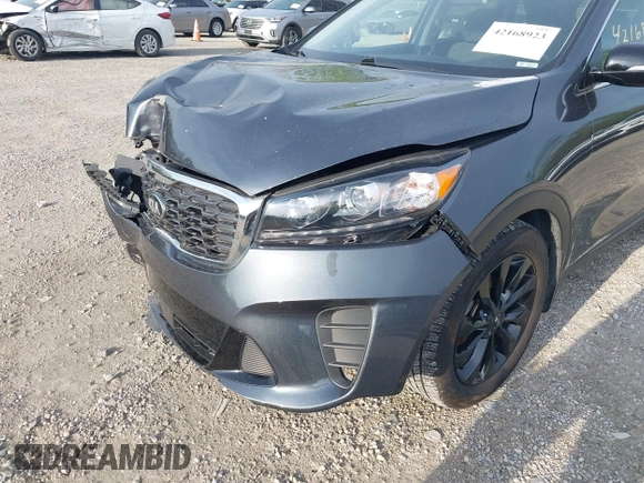 2020 Kia Sorento S z VIN 5XYPG4A54LG706009, wystawiony jako IAAI lot #42168923 z przebiegiem 55 514 mil mil oraz . Historia ofert i sprzedaży dostępna na DreamBid. Obrazek 17.