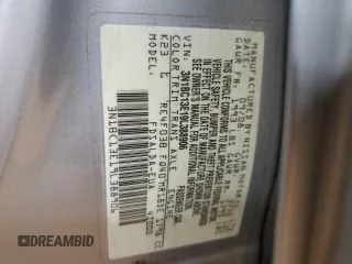 2009 Nissan Versa S z VIN 3N1BC13E19L388906, wystawiony jako Copart lot #53181175 z przebiegiem 52 493 mil mil oraz Szkoda całkowita • Salvage title. Historia ofert i sprzedaży dostępna na DreamBid. Obrazek 14.
