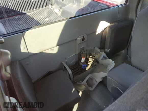 2006 Ford Ranger STX с VIN 1FTYR44U46PA44211, выставлен на аукционе Copart как лот 43438045 с пробегом 86 926 миль миль и Списание • Salvage title. История ставок и продаж доступна на DreamBid. Изображение 10.