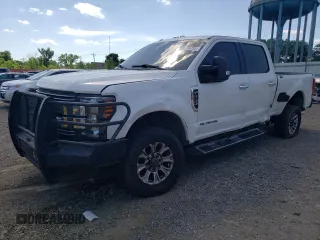 2017 Ford F-250 Lariat with VIN 1FT7W2BT8HED16552, listed as a Copart auction lot 62706195 with 371,638 mi miles and Salvage title. Bid and sale history available at DreamBid. Image 1.