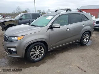 2013 Kia Sorento SX with VIN 5XYKWDA28DG353133, listed as a IAAI auction lot 41995341 with 184,297 mi miles. Bid and sale history available at carsss.com. Image 17.