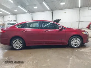 2013 Ford Fusion SE Hybrid with VIN 3FA6P0LU9DR150396, listed as a IAAI auction lot 42080329 with 195,665 mi miles. Bid and sale history available at carsss.com. Image 13.