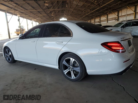 2019 Mercedes-Benz E-Class E 300 with VIN WDDZF4JB3KA565651, listed as a Copart auction lot 42371535 with 132,756 mi miles and Clean Title. Bid and sale history available at carsss.com. Image 2.