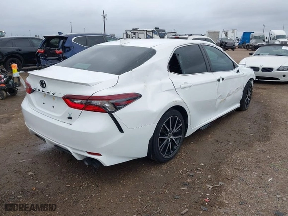 2021 Toyota Camry SE Nightshade with VIN 4T1G11AK9MU481457, listed as a IAAI auction lot 41440558 with 42,096 mi miles. Bid and sale history available at carsss.com. Image 4.