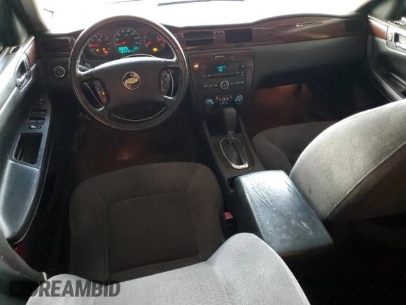 2011 Chevrolet Impala LT Fleet z VIN 2G1WG5EK5B1124004, wystawiony jako Copart lot #58532285 z przebiegiem 203 772 mil mil oraz Szkoda całkowita • Salvage title. Historia ofert i sprzedaży dostępna na DreamBid. Obrazek 8.