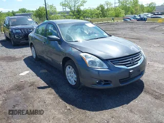 2012 Nissan Altima S z VIN 1N4AL2AP2CC143253, wystawiony jako IAAI lot #42170381 z przebiegiem 233 878 mil mil oraz . Historia ofert i sprzedaży dostępna na DreamBid. Obrazek 1.