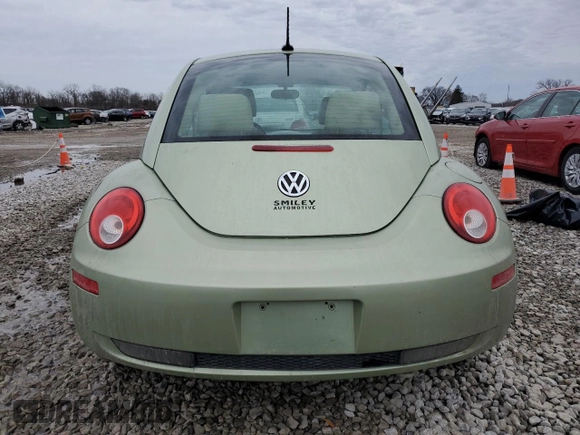 2009 Volkswagen Beetle S with VIN 3VWRW31C69M516659, listed as a Copart auction lot 42524175 with 195,836 mi miles and Salvage Title. Bid and sale history available at DreamBid. Image 6.