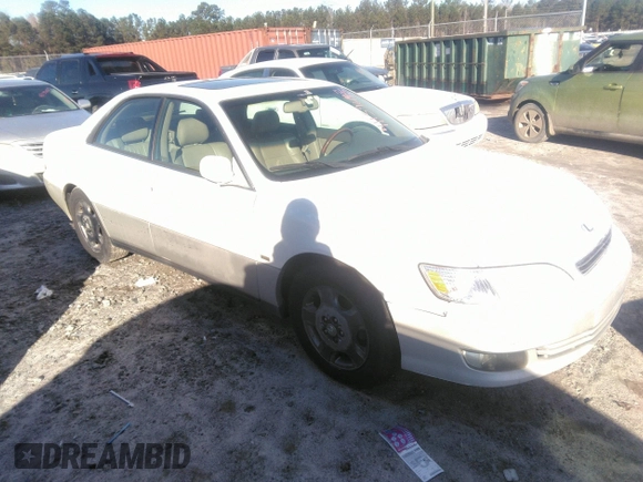2001 Lexus ES with VIN JT8BF28GX10308569, listed as a IAAI auction lot 41159614 with 188,842 mi miles. Bid and sale history available at carsss.com. Image 1.
