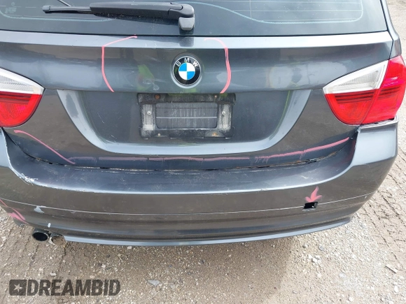 2006 BMW 3 Series 325xi with VIN WBAVT13526AV98389, listed as a IAAI auction lot 41818263 with 215,637 mi miles and . Bid and sale history available at DreamBid. Image 12.