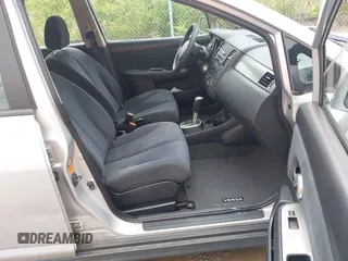 2009 Nissan Versa SL с VIN 3N1BC13E49L426628, выставлен на аукционе IAAI как лот 42474387 с пробегом Не указан миль и . История ставок и продаж доступна на DreamBid. Изображение 5.