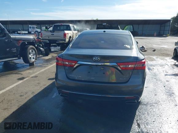 2017 Toyota Avalon XLE z VIN 4T1BK1EB5HU262650, wystawiony jako IAAI lot #42004158 z przebiegiem 81 018 mil mil oraz . Historia ofert i sprzedaży dostępna na DreamBid. Obrazek 17.