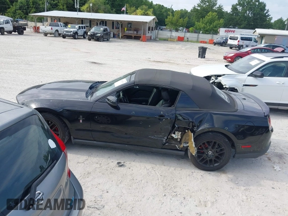 2012 Ford Mustang V6 z VIN 1ZVBP8EM4C5276765, wystawiony jako IAAI lot #42606236 z przebiegiem 129 111 mil mil oraz . Historia ofert i sprzedaży dostępna na DreamBid. Obrazek 14.