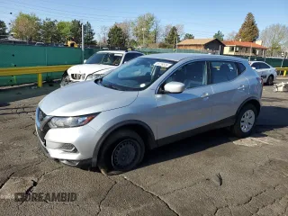 2020 Nissan Rogue S z VIN JN1BJ1CW4LW370691, wystawiony jako Copart lot #55239555 z przebiegiem 54 379 mil mil oraz Czysty tytuł • Clean title. Historia ofert i sprzedaży dostępna na DreamBid. Obrazek 1.