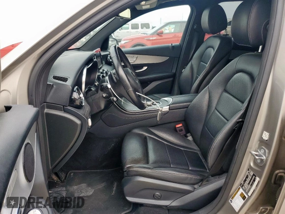 2019 Mercedes-Benz GLC 300 z VIN WDC0G4KB8KF667278, wystawiony jako Copart lot #51425385 z przebiegiem 61 175 mil mil oraz Szkoda całkowita • Salvage title. Historia ofert i sprzedaży dostępna na DreamBid. Obrazek 7.