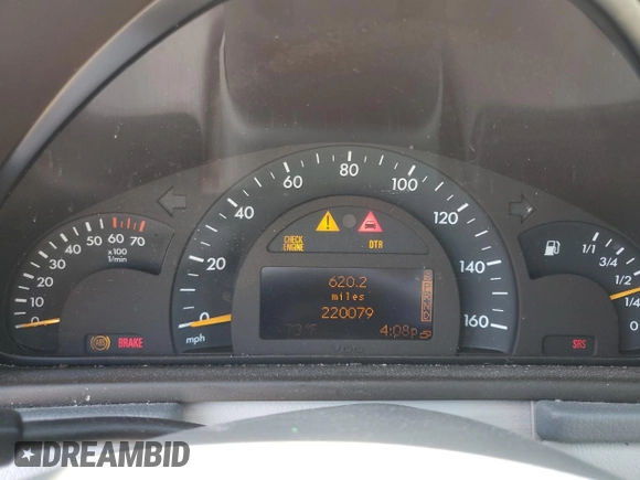 2001 Mercedes-Benz C 230/260/280/320 z VIN WDBRF61J91F050568, wystawiony jako Copart lot #48899705 z przebiegiem 220 079 mil mil oraz Szkoda całkowita • Salvage title. Historia ofert i sprzedaży dostępna na DreamBid. Obrazek 9.