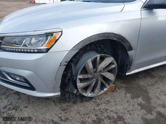 2018 Volkswagen Passat 2.0T SE with VIN 1VWBA7A32JC044389, listed as a IAAI auction lot 41200633 with 93,046 mi miles. Bid and sale history available at carsss.com. Image 6.