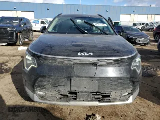 2023 Kia Niro Wave with VIN KNDCT3L13P5030374, listed as a Copart auction lot 42376185 with 68,540 mi miles and Salvage Title. Bid and sale history available at DreamBid. Image 5.
