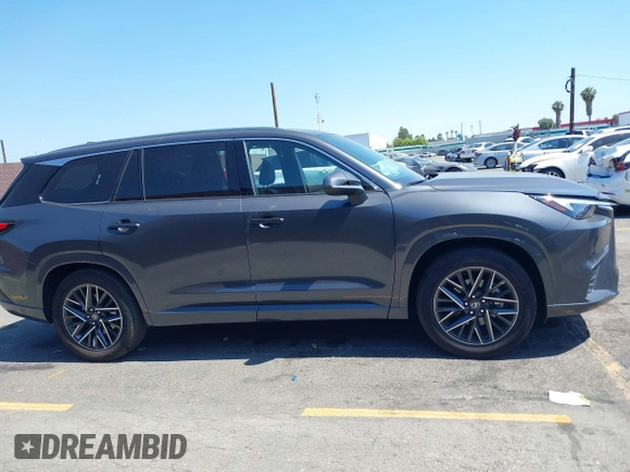 2024 Lexus TX 350 with VIN 5TDAAAA68RS010635, listed as a IAAI auction lot 42386921 with 17,690 mi miles and . Bid and sale history available at DreamBid. Image 13.