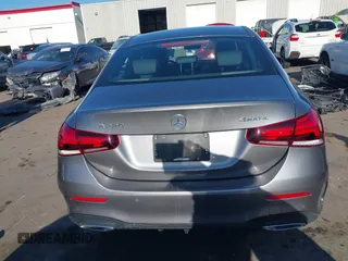 2019 Mercedes-Benz A 220 z VIN WDD3G4FB4KW001165, wystawiony jako IAAI lot #42153614 z przebiegiem 65 687 mil mil oraz . Historia ofert i sprzedaży dostępna na DreamBid. Obrazek 17.