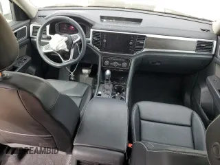 2023 Volkswagen Atlas SE z VIN 1V2WR2CAXPC507429, wystawiony jako Copart lot #51081245 z przebiegiem 47 901 mil mil oraz Szkoda całkowita • Salvage title. Historia ofert i sprzedaży dostępna na DreamBid. Obrazek 8.