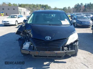 2014 Toyota Sienna LE AAS z VIN 5TDKK3DCXES476334, wystawiony jako IAAI lot #42059883 z przebiegiem 250 454 mil mil oraz . Historia ofert i sprzedaży dostępna na DreamBid. Obrazek 13.
