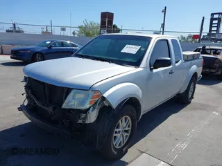 2014 Nissan Frontier SV z VIN 1N6AD0CU5EN741825, wystawiony jako IAAI lot #42510256 z przebiegiem 167 338 mil mil oraz . Historia ofert i sprzedaży dostępna na DreamBid. Obrazek 2.