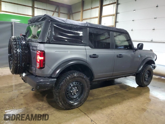 2021 Ford Bronco z VIN 1FMEE5DHXMLA92853, wystawiony jako Copart lot #51822135 z przebiegiem 34 894 mil mil oraz Szkoda całkowita • Salvage title. Historia ofert i sprzedaży dostępna na DreamBid. Obrazek 3.