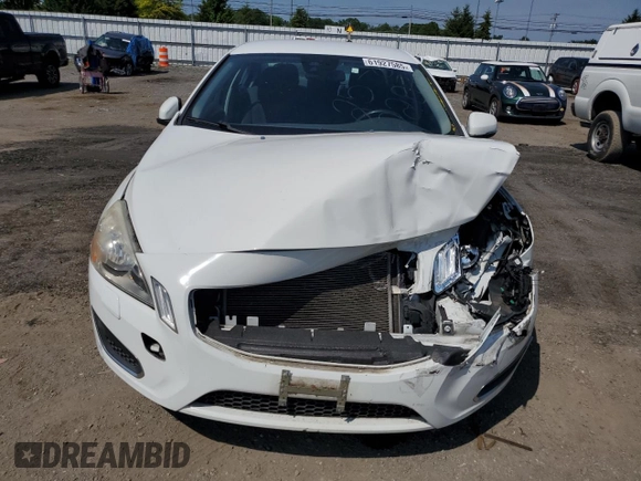 2013 Volvo S60 T5 Premier with VIN YV1612FS5D1228372, listed as a Copart auction lot 61927585 with 98,451 mi miles and Salvage title. Bid and sale history available at DreamBid. Image 5.