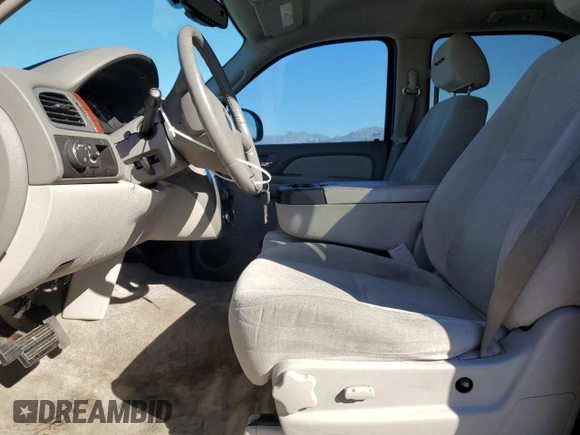 2008 GMC Yukon SLE w/3SA with VIN 1GKFC13C88J117770, listed as a Copart auction lot 87021694 with 176,124 mi miles and Clean Title. Bid and sale history available at carsss.com. Image 7.