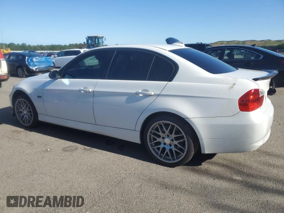 2008 BMW 3 Series 328xi with VIN WBAVC73558KP37642, listed as a Copart auction lot 61891395 with 113,254 mi miles and Salvage title. Bid and sale history available at DreamBid. Image 2.