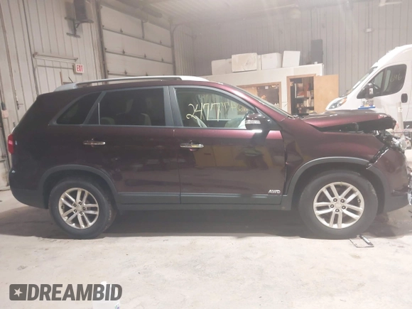 2015 Kia Sorento LX with VIN 5XYKTCA67FG567068, listed as a IAAI auction lot 41942477 with 155,091 mi miles. Bid and sale history available at carsss.com. Image 13.