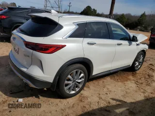 2021 Infiniti QX50 Luxe z VIN 3PCAJ5BB5MF125399, wystawiony jako Copart lot #45708015 z przebiegiem 26 913 mil mil oraz Szkody całkowita. Historia ofert i sprzedaży dostępna na DreamBid. Obrazek 3.
