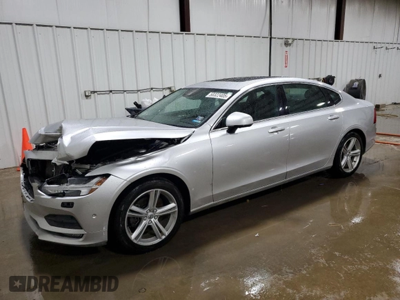 2018 Volvo S90 Momentum z VIN LVY982MK3JP021028, wystawiony jako Copart lot #58322405 z przebiegiem 132 198 mil mil oraz Szkoda całkowita • Salvage title. Historia ofert i sprzedaży dostępna na DreamBid. Obrazek 1.