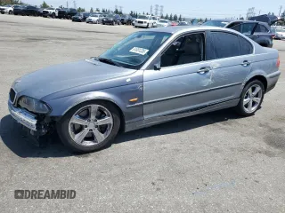 2005 BMW 3 Series 330i with VIN WBAEV53485KM39295, listed as a Copart auction lot 61581235 with 185,054 mi miles and Salvage title. Bid and sale history available at DreamBid. Image 1.