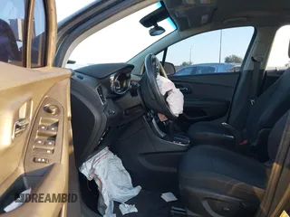 2019 Chevrolet Trax LS with VIN 3GNCJKSB8KL365883, listed as a IAAI auction lot 42010924 with Not Provided miles. Bid and sale history available at carsss.com. Image 5.