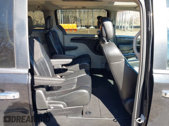 2016 Chrysler Town & Country Limited Platinum with VIN 2C4RC1GG8GR215892, listed as a IAAI auction lot 41779400 with 156,678 mi miles. Bid and sale history available at carsss.com. Image 8.