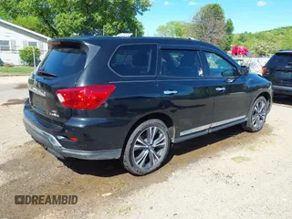 2020 Nissan Pathfinder Platinum z VIN 5N1DR2DM6LC580398, wystawiony jako IAAI lot #42224602 z przebiegiem 85 297 mil mil oraz . Historia ofert i sprzedaży dostępna na DreamBid. Obrazek 4.