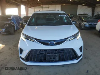 2021 Toyota Sienna XSE with VIN 5TDDSKFC1MS014467, listed as a Copart auction lot 88080825 with 49,199 mi miles and Salvage Title. Bid and sale history available at carsss.com. Image 5.