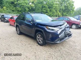 2022 Toyota RAV4 XLE z VIN 2T3P1RFV5NW259010, wystawiony jako IAAI lot #42707037 z przebiegiem 60 955 mil mil oraz . Historia ofert i sprzedaży dostępna na DreamBid. Obrazek 1.