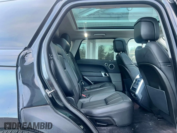 2018 Land Rover Range Rover Sport SE with VIN SALWG2RV3JA699712, listed as a Copart auction lot 88499055 with 136,324 mi miles and Clean title. Bid and sale history available at DreamBid. Image 6.