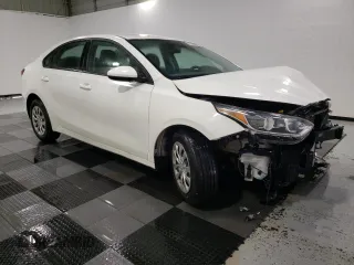 2021 Kia Forte FE with VIN 3KPF24AD4ME402727, listed as a Copart auction lot 58994105 with 89,285 mi miles and Clean title. Bid and sale history available at DreamBid. Image 4.