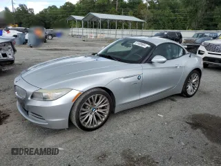 2010 BMW Z4 sDrive35i with VIN WBALM7C51AE382266, listed as a Copart auction lot 61489604 with 43,827 mi miles and Clean Title. Bid and sale history available at carsss.com. Image 1.